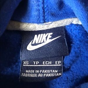 Blue Nike pullover/hoodie